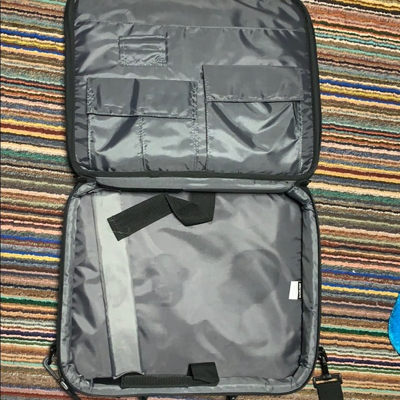 Laptop Travel Case - Picture 2 of 4